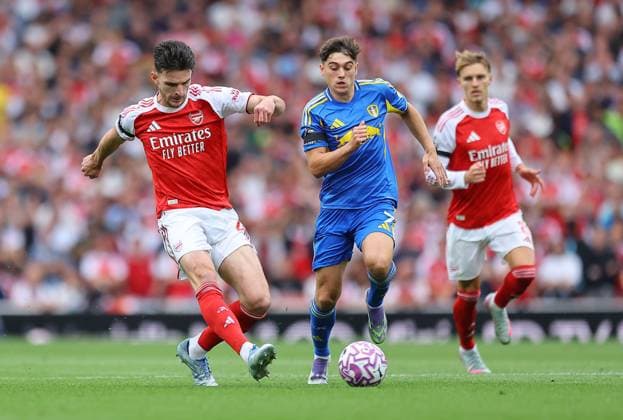 Declan Rice of Arsenal and Daniel James of Leeds United Arsenal v Leeds United, Premier League, Football, Emirates Stadium, London, UK - 23 Aug 2025London Emirates Stadium United Kingdom EDITORIAL USE ONLY No use with unauthorised audio, video, data, fixture lists, club league logos or live services. Online in-match use limited to 120 images, no video emulation. No use in betting, games or single club league player publications. Copyright: xMichaelxZemanek Shutterstockx 15451837dh