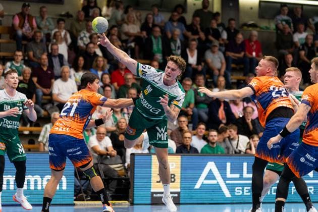 Victor KLOEVE (FRISCH AUF! Goeppingen, 07) erzielt ein Tor, Aktion, Torwurf FRISCH AUF! Goeppingen (FAG) vs. SKK Talent Pilsen, Handball, Maenner, Players Night, Testspiel, Saisoneroeffnung, Spielzeit 2025 2026, 23.08.2025 FRISCH AUF! Goeppingen (FAG) vs. SKK Talent Pilsen, Handball, Maenner, Players Night, Testspiel, Saisoneroeffnung, Spielzeit 2025 2026, 23.08.2025 Goeppingen Copyright: xEibnerxPressefoto OliverxSchmidtx EP_OST