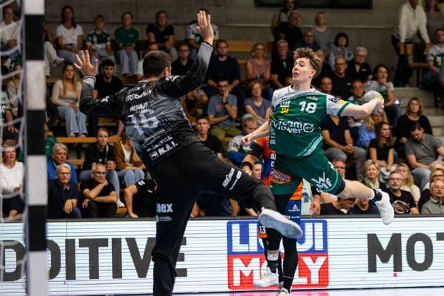 Fynn HOFELE (FRISCH AUF! Goeppingen, 12) erzielt ein Tor, Aktion, Torwurf FRISCH AUF! Goeppingen (FAG) vs. SKK Talent Pilsen, Handball, Maenner, Players Night, Testspiel, Saisoneroeffnung, Spielzeit 2025 2026, 23.08.2025 FRISCH AUF! Goeppingen (FAG) vs. SKK Talent Pilsen, Handball, Maenner, Players Night, Testspiel, Saisoneroeffnung, Spielzeit 2025 2026, 23.08.2025 Goeppingen Copyright: xEibnerxPressefoto OliverxSchmidtx EP_OST