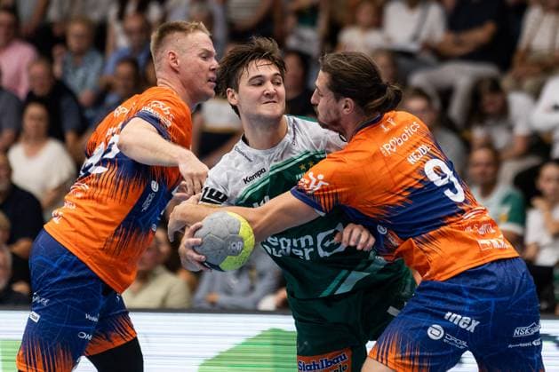 Ludvig HALLBAECK (FRISCH AUF! Goeppingen, 20) erzielt ein Tor, Aktion, Torwurf FRISCH AUF! Goeppingen (FAG) vs. SKK Talent Pilsen, Handball, Maenner, Players Night, Testspiel, Saisoneroeffnung, Spielzeit 2025 2026, 23.08.2025 FRISCH AUF! Goeppingen (FAG) vs. SKK Talent Pilsen, Handball, Maenner, Players Night, Testspiel, Saisoneroeffnung, Spielzeit 2025 2026, 23.08.2025 Goeppingen Copyright: xEibnerxPressefoto OliverxSchmidtx EP_OST