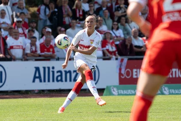 Meike Meßmer (VFB Stuttgart Frauen, 29) sucht den Abschluss, GER, VfB Stuttgart Frauen vs. FC Bayern Muenchen Frauen II, Fussball, 2. Frauen-Bundesliga, 1. Spieltag, Spielzeit 2025 2026, 24.08.2025, GER, VfB Stuttgart Frauen vs. FC Bayern Muenchen Frauen II, Fussball, 2. Frauen-Bundesliga, 1. Spieltag, Spielzeit 2025 2026, 24.08.2025, Stuttgart Copyright: xEibner-Pressefoto EdwardxCheungx EP_ECG