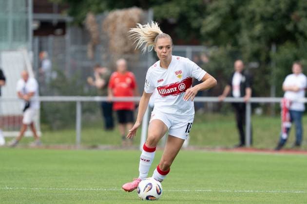 Janina Hechler (VFB Stuttgart Frauen, 16) im Angriff, GER, VfB Stuttgart Frauen vs. FC Bayern Muenchen Frauen II, Fussball, 2. Frauen-Bundesliga, 1. Spieltag, Spielzeit 2025 2026, 24.08.2025, GER, VfB Stuttgart Frauen vs. FC Bayern Muenchen Frauen II, Fussball, 2. Frauen-Bundesliga, 1. Spieltag, Spielzeit 2025 2026, 24.08.2025, Stuttgart Copyright: xEibner-Pressefoto EdwardxCheungx EP_ECG