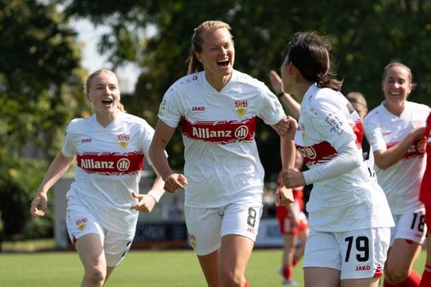 Jubel von Haruka Osawa (VFB Stuttgart Frauen, 79) mit Maximiliane Rall (VFB Stuttgart Frauen, 08), GER, VfB Stuttgart Frauen vs. FC Bayern Muenchen Frauen II, Fussball, 2. Frauen-Bundesliga, 1. Spieltag, Spielzeit 2025 2026, 24.08.2025, GER, VfB Stuttgart Frauen vs. FC Bayern Muenchen Frauen II, Fussball, 2. Frauen-Bundesliga, 1. Spieltag, Spielzeit 2025 2026, 24.08.2025, Stuttgart Copyright: xEibner-Pressefoto EdwardxCheungx EP_ECG