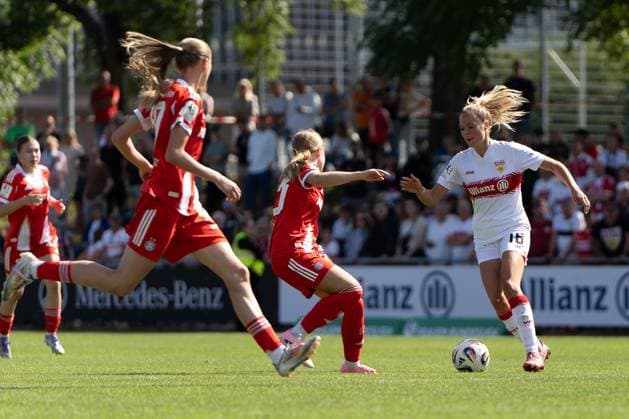 Janina Hechler (VFB Stuttgart Frauen, 16) im Angriff, GER, VfB Stuttgart Frauen vs. FC Bayern Muenchen Frauen II, Fussball, 2. Frauen-Bundesliga, 1. Spieltag, Spielzeit 2025 2026, 24.08.2025, GER, VfB Stuttgart Frauen vs. FC Bayern Muenchen Frauen II, Fussball, 2. Frauen-Bundesliga, 1. Spieltag, Spielzeit 2025 2026, 24.08.2025, Stuttgart Copyright: xEibner-Pressefoto EdwardxCheungx EP_ECG