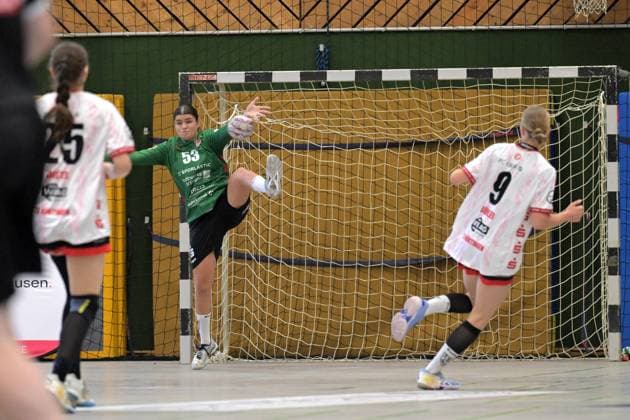 Kerstin Sander (TG Nuertingen, 53) im Tor TG Nuertingen vs. TusSies Metzingen, Handball, DHB-Pokal, 1.Runde, Saison 2025 2026, 24.08.2025 TG Nuertingen vs. TusSies Metzingen, Handball, DHB-Pokal, 1.Runde, Saison 2025 2026, 24.08.2025 Nuertingen Copyright: xEibner-Pressefoto TobiasxBaurx EP_TBR