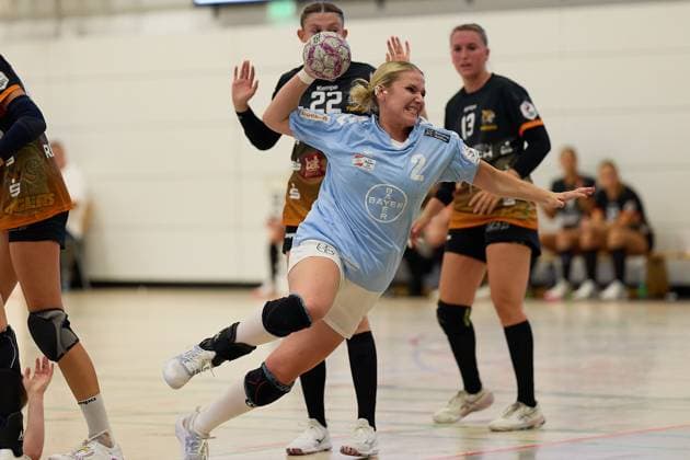 Sprungwurf Annika Ingenpass (TSV Bayer 04 Leverkusen, 02) GER, VfL Waiblingen - TSV Bayer 04 Leverkusen, Handball, DHB Pokal, 1. Runde, Frauen, 2025, 24.08.2025 GER, VfL Waiblingen - TSV Bayer 04 Leverkusen, Handball, DHB Pokal, 1. Runde, Frauen, 2025, 24.08.2025 Waiblingen Copyright: xEibner-Pressefoto GeraldxOelze-dexStoppanyx EP-ODS