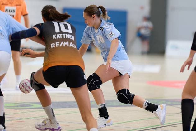 Sophia Tormann (TSV Bayer 04 Leverkusen, 10) und Isabell Kattner (VfL Waiblingen, 10) GER, VfL Waiblingen - TSV Bayer 04 Leverkusen, Handball, DHB Pokal, 1. Runde, Frauen, 2025, 24.08.2025 GER, VfL Waiblingen - TSV Bayer 04 Leverkusen, Handball, DHB Pokal, 1. Runde, Frauen, 2025, 24.08.2025 Waiblingen Copyright: xEibner-Pressefoto GeraldxOelze-dexStoppanyx EP-ODS