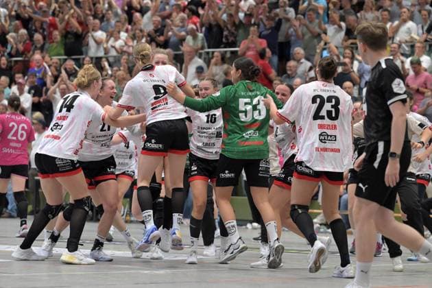pure Freude bei der TG Nuertingen zum erreichen der 2.Runde im DHB Pokal TG Nuertingen vs. TusSies Metzingen, Handball, DHB-Pokal, 1.Runde, Saison 2025 2026, 24.08.2025 TG Nuertingen vs. TusSies Metzingen, Handball, DHB-Pokal, 1.Runde, Saison 2025 2026, 24.08.2025 Nuertingen Copyright: xEibner-Pressefoto TobiasxBaurx EP_TBR