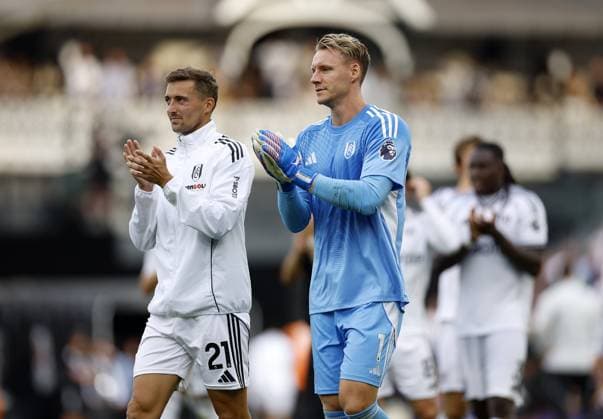 Timothy Castagne of Fulham and Bernd Leno of Fulham clap the fans at full time Fulham v Manchester United, ManU Premier League, Football, Craven Cottage, London, UK - 24 Aug 2025London Craven Cottage United Kingdom EDITORIAL USE ONLY No use with unauthorised audio, video, data, fixture lists, club league logos or live services. Online in-match use limited to 120 images, no video emulation. No use in betting, games or single club league player publications. Copyright: xWillxCooper Shutterstockx 15451862ae