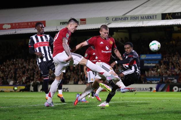 Benjamin Sesko of Manchester United, ManU shoots Grimsby Town v Manchester United, EFL Carabao Cup, Second Round, Football, Blundell Park, Grimsby, UK - 27 Aug 2025Grimsby Blundell Park United Kingdom EDITORIAL USE ONLY No use with unauthorised audio, video, data, fixture lists, club league logos or live services. Online in-match use limited to 120 images, no video emulation. No use in betting, games or single club league player publications. Copyright: xRyanxBrowne Shutterstockx 15457581bv