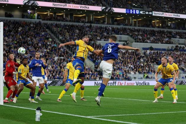 James Tarkowski of Everton heads towards goal but fails to score Everton v Mansfield Town, EFL Carabao Cup, Second Round, Football, Hill Dickinson Stadium, Liverpool, UK - 27 Aug 2025Liverpool Hill Dickinson Stadium United Kingdom EDITORIAL USE ONLY No use with unauthorised audio, video, data, fixture lists, club league logos or live services. Online in-match use limited to 120 images, no video emulation. No use in betting, games or single club league player publications. Copyright: xPhilxBryan Shutterstockx 15457585ck