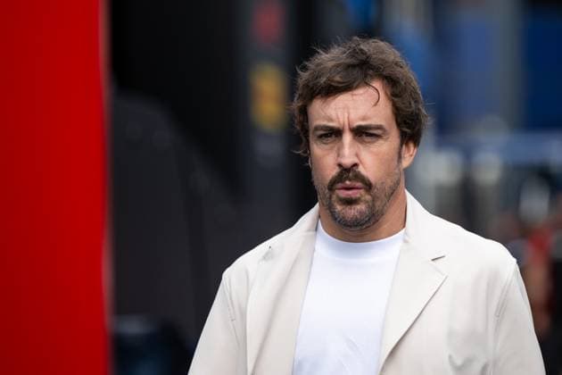 Fernando Alonso (Aston Martin Aramco F1 Team, Spanien, 14) im weißen Anzug, NED, Formel 1 Weltmeisterschaft, Heineken Grand Prix der Niederlande, Circuit Zandvoort, Media Day, Saison 2025, 28.08.2025 NED, Formel 1 Weltmeisterschaft, Heineken Grand Prix der Niederlande, Circuit Zandvoort, Media Day, Saison 2025, 28.08.2025 Zandvoort Copyright: xEibner-Pressefoto Memmlerx EP_MMR
