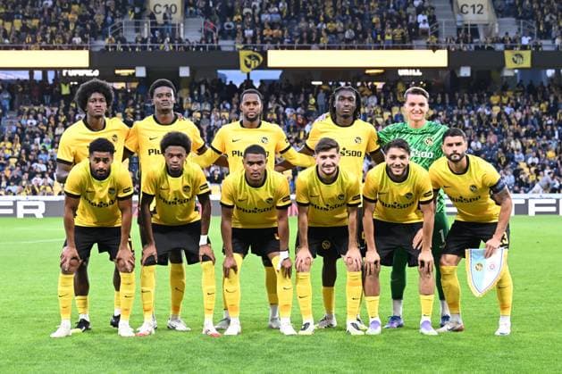 28.08.2025, Bern, Wankdorf, Uefa Europa League, Playoffs, BSC Young Boys - Slovan Bratislava, v.l.n.r. erste Reihe: 17 Saidy Janko (Young Boys), 7 Alain Virginius (Young Boys), 45 Rayan Raveloson (Young Boys), 37 Armin Gigovic (Young Boys), 3 Jaouen Hadjam (Young Boys) und 23 Loris Benito (Young Boys). v.l.n.r. hintere Reihe: 77 Joel Monteiro (Young Boys), 29 Chris Bedia (Young Boys), 6 Edimilson Fernan des (Young Boys), 4 Tanguy Zoukrou (Young Boys) und 1 Marvin Keller (Young Boys). Bern Wankdorf Bern Switzerland Copyright: xJustPictures.ch ManuelxWinterbergerx jp-de-MaWi-MWI_1113