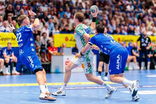 v.l. Adam Nyfjaell (TBV Lemgo Lippe, 22), Felix Claar (SC Magdeburg, 07), Frederik Simak (TBV Lemgo Lippe, 08) GER, TBV Lemgo Lippe vs. SC Magdeburg, Handball, 1. Bundesliga, 1. Spieltag, Spielzeit 2025 2026, 29.08.2025 GER, TBV Lemgo Lippe vs. SC Magdeburg, Handball, 1. Bundesliga, 1. Spieltag, Spielzeit 2025 2026, 29.08.2025 Lemgo Copyright: xEibner-Pressefoto JanxRollingerx EP_JSK