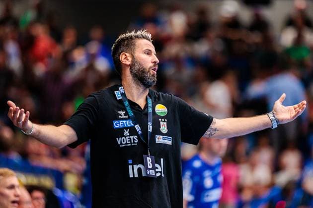 Bennet Wiegert (SC Magdeburg, Trainer) aergert sich regt sich auf GER, TBV Lemgo Lippe vs. SC Magdeburg, Handball, 1. Bundesliga, 1. Spieltag, Spielzeit 2025 2026, 29.08.2025 GER, TBV Lemgo Lippe vs. SC Magdeburg, Handball, 1. Bundesliga, 1. Spieltag, Spielzeit 2025 2026, 29.08.2025 Lemgo Copyright: xEibner-Pressefoto JanxRollingerx EP_JSK