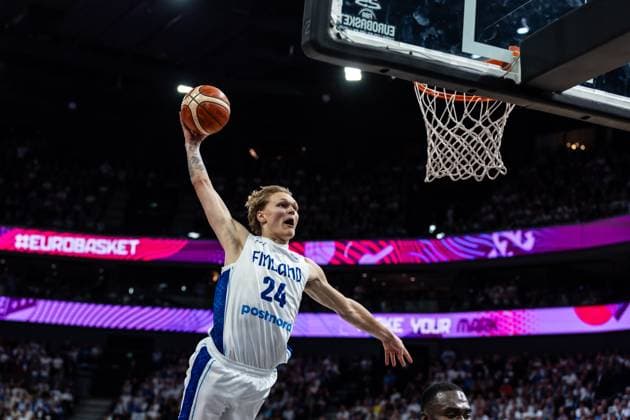 FIN, Eurobasket 205, Basketball Europameisterschaft, Gruppe B, Finnland-Großbritannien 29.08.2025, Nokia Arena, Tampere, FIN, Eurobasket 205, Basketball Europameisterschaft, Gruppe B, Finnland-Großbritannien Miikka Muurinen (Finnland, No 24) mit eine Dunk  Foto Alexander Trienitz Tampere Nokia Arena Pirkanmaa Finnland