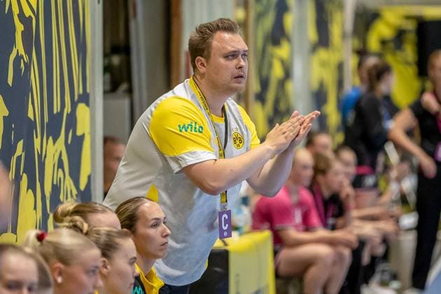 Henk Groener (Chef-Trainer, Borussia Dortmund) GER, Borussia Dortmund vs. TuS Metzingen, Handball, ALSCO Frauen Bundesliga, Saison 2025 2026, 1. Spieltag, 30.08.2025. GER, Borussia Dortmund vs. TuS Metzingen, Handball, ALSCO Frauen Bundesliga, Saison 2025 2026, 1. Spieltag, 30.08.2025. Dortmund Copyright: xEibner-Pressefoto WolfgangxStummx EP_EER