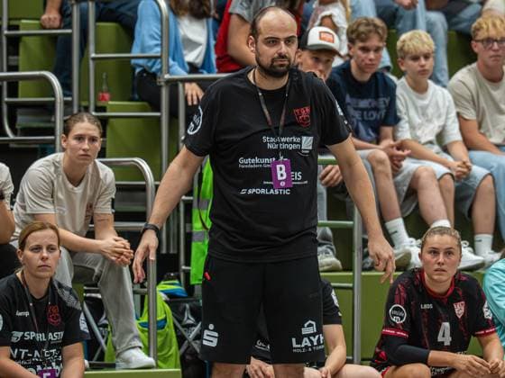 Manel Cirac Gascon, Cheftrainer (TG Nuertingen), TG Nuertingen vs. 1. FSV Mainz 05, Handball, 2. Bundesliga, Spielzeit 2025 2026, 30.08.2025 TG Nuertingen vs. 1. FSV Mainz 05, Handball, 2. Bundesliga, Spielzeit 2025 2026, 30.08.2025 Nuertingen Copyright: xMichaelxSchmidt Eibner-Pressefotx EP_MST