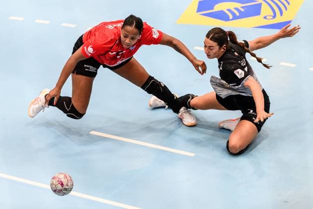 Sharon, Nooitmeer (Kreislaeufer, Thueringer HC, 3), E., Molenaar (Rueckraum Links, SV Union Halle-Neustadt, 7) GER, Thueringen, Thueringer HC gegen SV Union Halle-Neustadt, Alsco Handball Bundesliga Frauen, 1. Handballbundesliga Frauen, Handball, 1.Spieltag, Saison 2025 2026, Sonntag, 15.00 Uhr, 31.08.2025 GER, Thueringen, Thueringer HC gegen SV Union Halle-Neustadt, Alsco Handball Bundesliga Frauen, 1. Handballbundesliga Frauen, Handball, 1.Spieltag, Saison 2025 2026, Sonntag, 15.00 Uhr, 31.08.2025 Bad Langensalza Copyright: xEibner-Pressefoto MartinxHerbstx EP_MHT