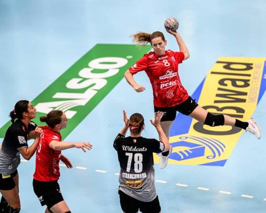 Julie, Holm (Rueckraum, Thueringer HC, 8), Lucy, Strauchmann (Kreislaeufer, SV Union Halle-Neustadt, 78) GER, Thueringen, Thueringer HC gegen SV Union Halle-Neustadt, Alsco Handball Bundesliga Frauen, 1. Handballbundesliga Frauen, Handball, 1.Spieltag, Saison 2025 2026, Sonntag, 15.00 Uhr, 31.08.2025 GER, Thueringen, Thueringer HC gegen SV Union Halle-Neustadt, Alsco Handball Bundesliga Frauen, 1. Handballbundesliga Frauen, Handball, 1.Spieltag, Saison 2025 2026, Sonntag, 15.00 Uhr, 31.08.2025 Bad Langensalza Copyright: xEibner-Pressefoto MartinxHerbstx EP_MHT