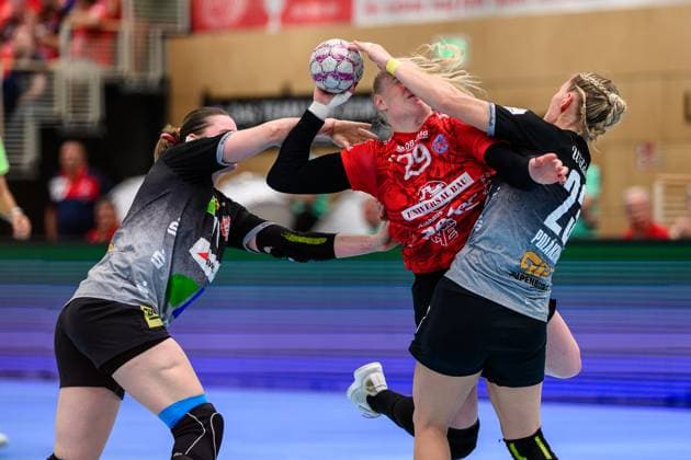Lucy, Strauchmann (Kreislaeufer, SV Union Halle-Neustadt, 78), Johanna, Reichert (Rueckraum, Thueringer HC, 29), Marie, Polakova (Rueckraum Rechts, SV Union Halle-Neustadt, 23)+ GER, Thueringen, Thueringer HC gegen SV Union Halle-Neustadt, Alsco Handball Bundesliga Frauen, 1. Handballbundesliga Frauen, Handball, 1.Spieltag, Saison 2025 2026, Sonntag, 15.00 Uhr, 31.08.2025 GER, Thueringen, Thueringer HC gegen SV Union Halle-Neustadt, Alsco Handball Bundesliga Frauen, 1. Handballbundesliga Frauen, Handball, 1.Spieltag, Saison 2025 2026, Sonntag, 15.00 Uhr, 31.08.2025 Bad Langensalza Copyright: xEibner-Pressefoto MartinxHerbstx EP_MHT