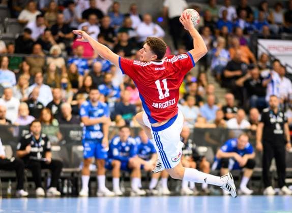 Nicolaj Joergensen (Handball Verein Hamburg, 11), beim Wurf, TVB Stuttgart vs. Handball Sport Verein Hamburg, Handball, DAIKIN 1. Handball Bundesliga, 1. Spieltag, Saison 2025 2026, 31.08.2025 Eibner-Pressefoto Andreas Ulmer TVB Stuttgart vs. Handball Sport Verein Hamburg, Handball, DAIKIN 1. Handball Bundesliga, 1. Spieltag, Saison 2025 2026, 31.08.2025 Stuttgart Copyright: xEibner-Pressefoto AndreasxUlmerx EP_AUR