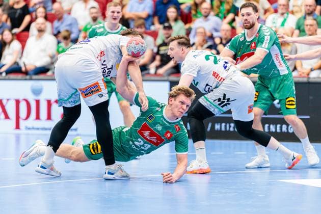 v.l. Ludvig Jurmala Astroem (Frisch Auf Goeppingen, 25), Niclas Benedict Heitkamp (GWD Minden, 23), Erik Persson (Frisch Auf Goeppingen, 22) GER, GWD Minden vs. Frisch Auf Goeppingen, Handball, 1. Bundesliga, 1. Spieltag, Spielzeit 2025 2026, 31.08.2025 GER, GWD Minden vs. Frisch Auf Goeppingen, Handball, 1. Bundesliga, 1. Spieltag, Spielzeit 2025 2026, 31.08.2025 Luebbecke Copyright: xEibner-Pressefoto JanxRollingerx EP_JSK