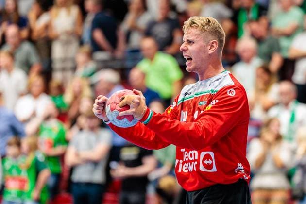 Julian Buchele (Frisch Auf Goeppingen, 12) jubelt freut sich GER, GWD Minden vs. Frisch Auf Goeppingen, Handball, 1. Bundesliga, 1. Spieltag, Spielzeit 2025 2026, 31.08.2025 GER, GWD Minden vs. Frisch Auf Goeppingen, Handball, 1. Bundesliga, 1. Spieltag, Spielzeit 2025 2026, 31.08.2025 Luebbecke Copyright: xEibner-Pressefoto JanxRollingerx EP_JSK