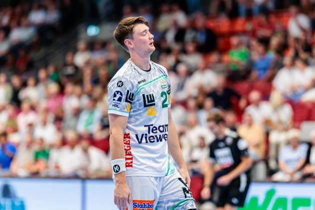 Oskar Sunnefeldt (Frisch Auf Goeppingen, 27) aergert sich regt sich auf GER, GWD Minden vs. Frisch Auf Goeppingen, Handball, 1. Bundesliga, 1. Spieltag, Spielzeit 2025 2026, 31.08.2025 GER, GWD Minden vs. Frisch Auf Goeppingen, Handball, 1. Bundesliga, 1. Spieltag, Spielzeit 2025 2026, 31.08.2025 Luebbecke Copyright: xEibner-Pressefoto JanxRollingerx EP_JSK