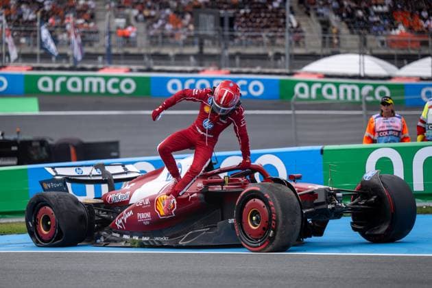 Charles Leclerc (Scuderia Ferrari HP, Monaco, 16) steigt nach Crash Ausfall in der Steilkurve Hugenholtz Bocht Turn 3 aus dem beschaedigten SF-25, NED, Formel 1 Weltmeisterschaft, Heineken Grand Prix der Niederlande, Circuit Zandvoort, Rennen, Saison 2025, 31.08.2025 NED, Formel 1 Weltmeisterschaft, Heineken Grand Prix der Niederlande, Circuit Zandvoort, Rennen, Saison 2025, 31.08.2025 Zandvoort Copyright: xEibner-Pressefoto Memmlerx EP_MMR