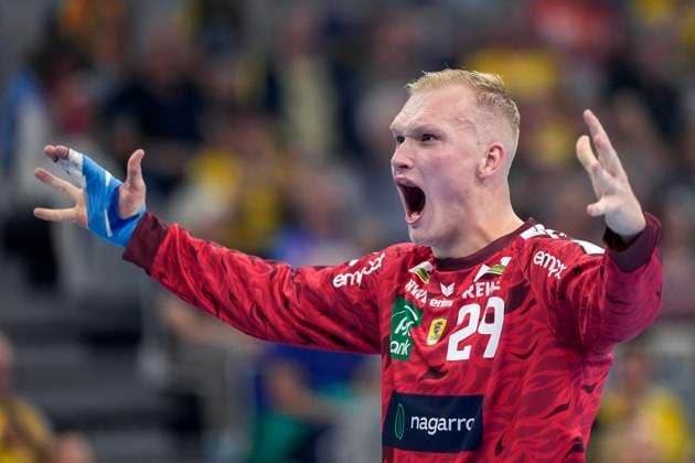 David Späth (Torwart, RNL, 29), Einzelbild, Einzelfoto, Aktion, Action, Jubel, jubeln, jubelt, celebration, Freude, freuen, freut sich, zuversichtlich, optimistisch, positiv, Spielszene, 03.09.2025, Mannheim (Deutschland), Handball, Bundesliga, Rhein-Neckar Löwen - TSV GWD Minden