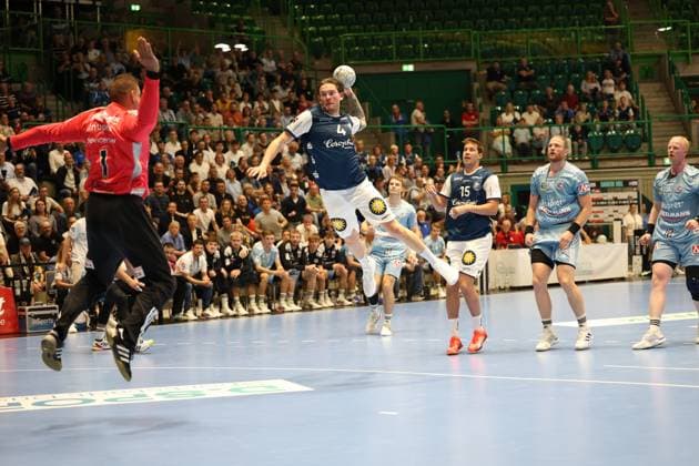 v.l. Dario Quenstedt (HC Erlangen 01), Elias Scholtes (Bergischer HC 04), Christopher Bissel (HC Erlangen 21), Lars Kooij (Bergischer HC 15) Bergischer HC 06 vs. HC Erlangen, 2. Spieltag, Handball, DAIKIN HBL, Spielzeit 2025 2026, 03.09.2025 Bergischer HC 06 vs. HC Erlangen, 2. Spieltag, Handball, DAIKIN HBL, Spielzeit 2025 2026, 03.09.2025 Wuppertal Copyright: xEibner-Pressefoto ThomasxStoeckerx EP_TSR