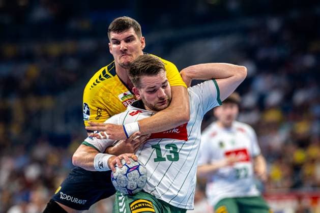 1. Handball-Bundesliga, DAIKIN HBL, Rhein-Neckar Löwen - GWD Minden; 03.09.2025 Ian Weber (13, TSV GWD Minden) und Halil Jaganjac (45, Rhein Neckar Löwen)im Zweikampf 1. Handball-Bundesliga, Rhein-Neckar Löwen – GWD Minden, Mannheim, SAP Arena, 03.09.2025 1. Handball-Bundesliga, Rhein-Neckar Löwen – GWD Minden, Mannheim, SAP Arena, 03.09.2025 Copyright: xBEAUTIFULxSPORTS Gelhardtx