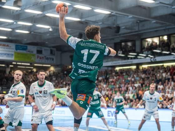 Tim Gossner (Frisch Auf Goeppingen, 17) von aussen, Frisch Auf Goeppingen vs. Fuechse Berlin, Handball, 1. Bundesliga, Herren, Spielzeit 2025 2026, 03.09.2025, Frisch Auf Goeppingen vs. Fuechse Berlin, Handball, 1. Bundesliga, Herren, Spielzeit 2025 2026, 03.09.2025 Goeppingen Copyright: xEibner-Pressefoto MichaelxSchmidx EP_MST
