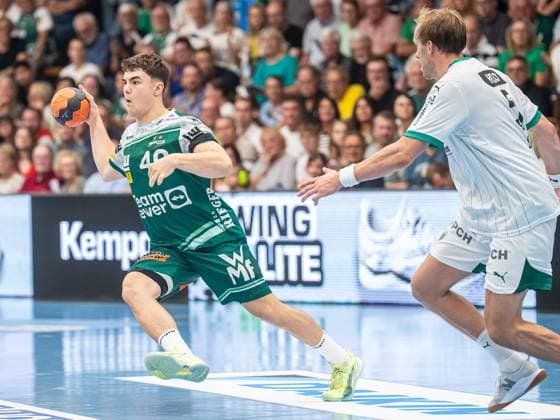 Elias Newel (Frisch Auf Goeppingen, 40) dynamisch am Ball, Frisch Auf Goeppingen vs. Fuechse Berlin, Handball, 1. Bundesliga, Herren, Spielzeit 2025 2026, 03.09.2025, Frisch Auf Goeppingen vs. Fuechse Berlin, Handball, 1. Bundesliga, Herren, Spielzeit 2025 2026, 03.09.2025 Goeppingen Copyright: xEibner-Pressefoto MichaelxSchmidx EP_MST