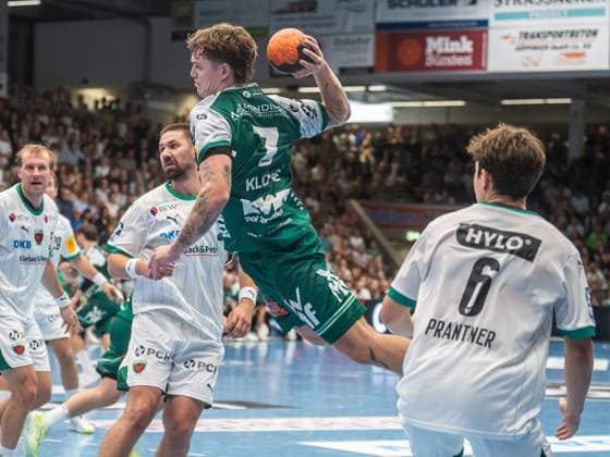 Victor Kloeve (Frisch Auf Goeppingen, 07) springt mit Tempo in den Kreis, Frisch Auf Goeppingen vs. Fuechse Berlin, Handball, 1. Bundesliga, Herren, Spielzeit 2025 2026, 03.09.2025, Frisch Auf Goeppingen vs. Fuechse Berlin, Handball, 1. Bundesliga, Herren, Spielzeit 2025 2026, 03.09.2025 Goeppingen Copyright: xEibner-Pressefoto MichaelxSchmidx EP_MST