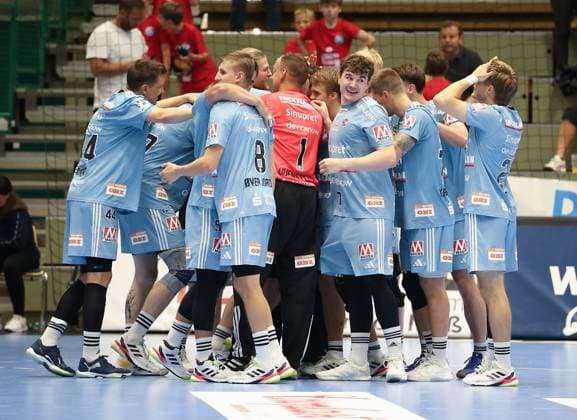 v.l. Jubel nach dem Sieg HC Erlangen Bergischer HC 06 vs. HC Erlangen, 2. Spieltag, Handball, DAIKIN HBL, Spielzeit 2025 2026, 03.09.2025 Bergischer HC 06 vs. HC Erlangen, 2. Spieltag, Handball, DAIKIN HBL, Spielzeit 2025 2026, 03.09.2025 Wuppertal Copyright: xEibner-Pressefoto ThomasxStoeckex EP_TSR