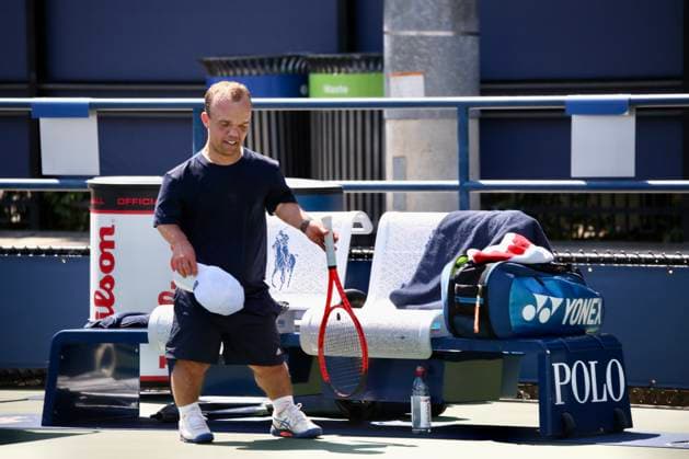 M. Groover vs l. Missen in para standing t2-4, 1st round at us open tennis 2025. (spo) m. Groover vs l. Missen in para standing t2-4, 1st round at us open tennis 2025. September 4, 2025, new york, usa : british m. Groover (in red shirt) vs australian l. Missen (in white cap with blue shirt) in para standing t2-4, 1st round of us open tennis 2025. Groover won the game. Para standing tennis is the format for people with physical impairments who want to play tennis without using a wheelchair. This includes, but not limited to, people with limb loss, limb deficiencies, cerebral palsy, acquired brain injuries or people of short stature amid the 145th us open, which is one of four annual grand slam tennis tournaments, held in late august and early september on hard courts at the usta billie jean king national tennis center in flushing meadows, queens, new york. The tournament features men s, women s, and mixed singles and doubles championships, plus wheelchair events. It is run by the united states tennis association (usta) and is the final major tournament of the year. This 2025 tournament is celebrating the 75th anniversary of althea gibson breaking the color barrier, which is being honored with a special theme and artwork for the event. Credit: niyi fote thenews2 (Foto: Niyi Fote Thenews2 imago images) SPO Copyright: xNiyixFotex