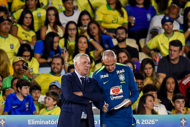 Brasil x Chile RIO DE JANEIRO, RJ - 04.09.2025: BRASIL X CHILE - Rio de Janeiro, Rio de Janeiro, Brazil. September 4, 2025. Rio de Janeiro (RJ), 09 04 2025 - World Cup Qualifiers, - Carlo Ancelotti, during the Brazil vs Chile match. Maracana hosts this Thursday (4) night the last game of the year for the Brazilian men& 39;s soccer team in the country, for the penultimate round of the World Cup Qualifiers. In a match held at the Maracana stadium, in Rio de Janeiro, on the night of this Thursday, September 4, 2025. (Photo: Marcelo Cortes Fotoarena) x2800123x MarceloxCortes