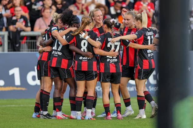 DEU, Frankfurt, Eintracht Frankfurt vs SGS Essen, Google Pixel Frauen Bundesliga DFB, Saison 2526, Stadion am Bretanobad, 1. Spieltag, im Bild: GÃ raldine Reuteler (Eintracht Frankfurt 14) erzielt das Tor zum 2:0, Jubel mit dem Team, Amanda Ilestedt (Eintracht Frankfurt 13) DFB DFL REGULATIONS PROHIBIT ANY USE OF PHOTOGRAPHS AS IMAGE SEQUENCES AND OR QUASI-VIDEO, 05.09.2025, Copyright: HMBxMedia HendrikxHamelau