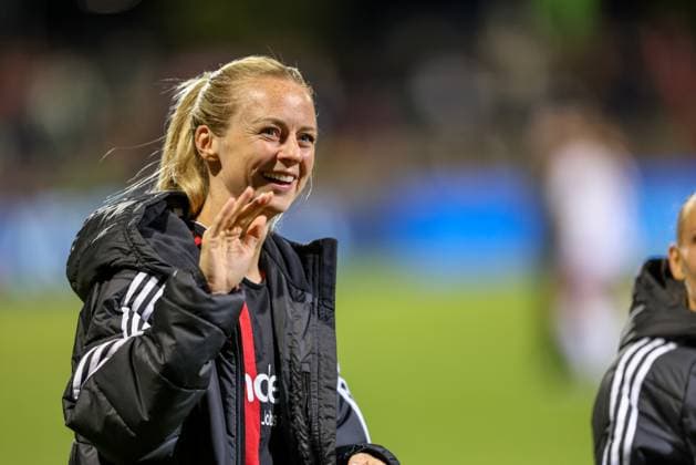 DEU, Frankfurt, Eintracht Frankfurt vs SGS Essen, Google Pixel Frauen Bundesliga DFB, Saison 2526, Stadion am Bretanobad, 1. Spieltag, im Bild: Eintracht Frankfurt schlägt Essen mit 5:0 und jubel, Freude und Jubel , Amanda Ilestedt (Eintracht Frankfurt 13) DFB DFL REGULATIONS PROHIBIT ANY USE OF PHOTOGRAPHS AS IMAGE SEQUENCES AND OR QUASI-VIDEO, 05.09.2025, Copyright: HMBxMedia HendrikxHamelau