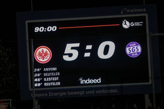 DEU, Frankfurt, Eintracht Frankfurt vs SGS Essen, Google Pixel Frauen Bundesliga DFB, Saison 2526, Stadion am Bretanobad, 1. Spieltag, im Bild: Eintracht Frankfurt schlägt Essen mit 5:0 und jubel, Freude und Jubel DFB DFL REGULATIONS PROHIBIT ANY USE OF PHOTOGRAPHS AS IMAGE SEQUENCES AND OR QUASI-VIDEO, 05.09.2025, Copyright: HMBxMedia HendrikxHamelau
