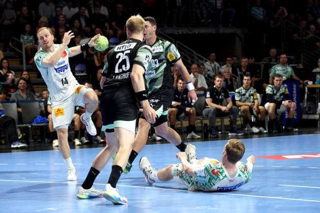DEU, DHB, 1.HBL, Fuechse Berlin vs. SC Magdeburg, 06.09.2025, Max-Schmeling-Halle, Berlin, DEU, DHB, 1.HBL, Fuechse Berlin vs. SC Magdeburg, im Bild Matthes Langhoff (Fuechse Berlin 25), Mijajlo Marsenic (Fuechse Berlin 93), GISLI THORGEIR KRISTJANSSON (SC Magdeburg 10), Omar Ingi Magnusson (SC Magdeburg 14)