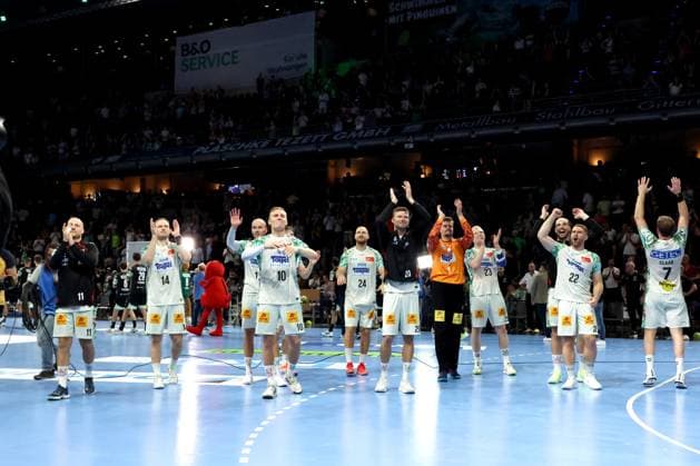 DEU, DHB, 1.HBL, Fuechse Berlin vs. SC Magdeburg, 06.09.2025, Max-Schmeling-Halle, Berlin, DEU, DHB, 1.HBL, Fuechse Berlin vs. SC Magdeburg, im Bild Magdeburger-Spielerkreis