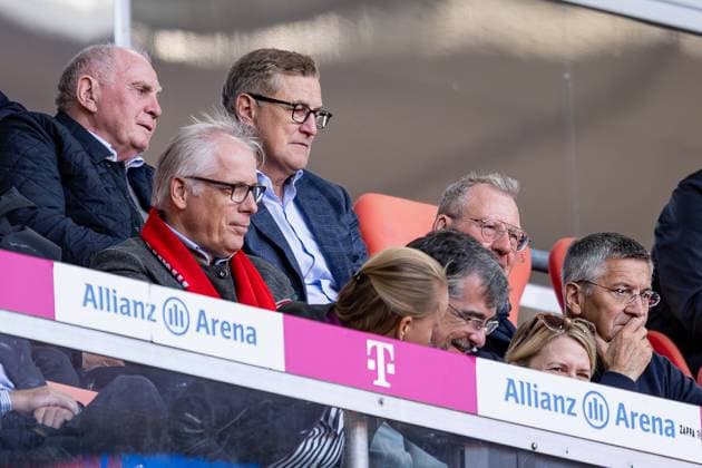 Uli Hoeness (Ehrenpraesident, FC Bayern Muenchen), Jan-Christian Dreesen (Vorstandsvorsitzender, FC Bayern Muenchen AG), Prof. Dr. Dieter Mayer (Vizepraesident, FC Bayern Muenchen) und Herbert Hainer (Praesident und Aufsichtsratsvorsitzender, FC Bayern Muenchen) auf der Tribuene FC Bayern Muenchen Frauen vs. Bayer 04 Leverkusen, Fussball, Google Pixel Frauen-Bundesliga, 1. Spieltag, Saison 2025 2026, 06.09.2025. (DFL DFB REGULATIONS PROHIBIT ANY USE OF PHOTOGRAPHS as IMAGE SEQUENCES and or QUASI-VIDEO). FC Bayern Muenchen Frauen vs. Bayer 04 Leverkusen, Fussball, Google Pixel Frauen-Bundesliga, 1. Spieltag, Saison 2025 2026, 06.09.2025. Muenchen Copyright: xEibner-Pressefoto HeikexFeinerx EP_HFR