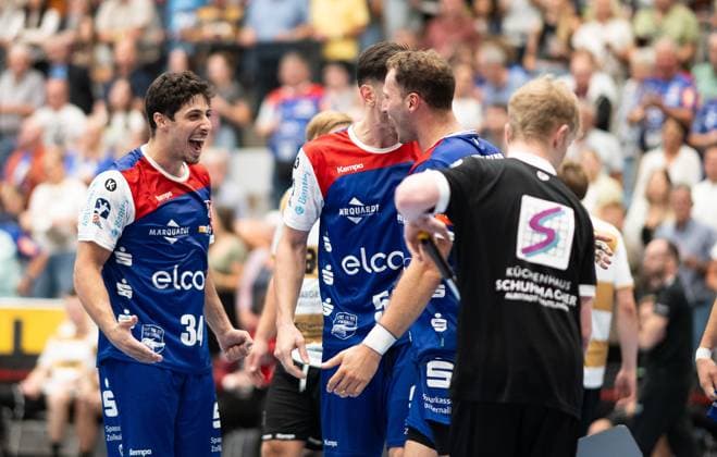 Yonathan Dayan, (HBW Balingen Weilstetten, 34) feiert mit dem Team, HBW Balingen Weilstetten vs. HC Elbflorenz Dresden, Handball, 2. Bundesliga, 2. Spieltag, Saison 2025 2026, 06.09.2025 Eibner-Pressefoto Andreas Ulmer HBW Balingen Weilstetten vs. HC Elbflorenz Dresden, Handball, 2. Bundesliga, 2. Spieltag, Saison 2025 2026, 06.09.2025 Balingen Copyright: xEibner-Pressefoto AndreasxUlmerx EP_AUR