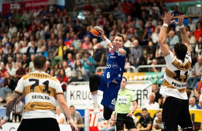 Mex Raguse (HBW Balingen Weilstetten, 6), beim Wurf, HBW Balingen Weilstetten vs. HC Elbflorenz Dresden, Handball, 2. Bundesliga, 2. Spieltag, Saison 2025 2026, 06.09.2025 Eibner-Pressefoto Andreas Ulmer HBW Balingen Weilstetten vs. HC Elbflorenz Dresden, Handball, 2. Bundesliga, 2. Spieltag, Saison 2025 2026, 06.09.2025 Balingen Copyright: xEibner-Pressefoto AndreasxUlmerx EP_AUR