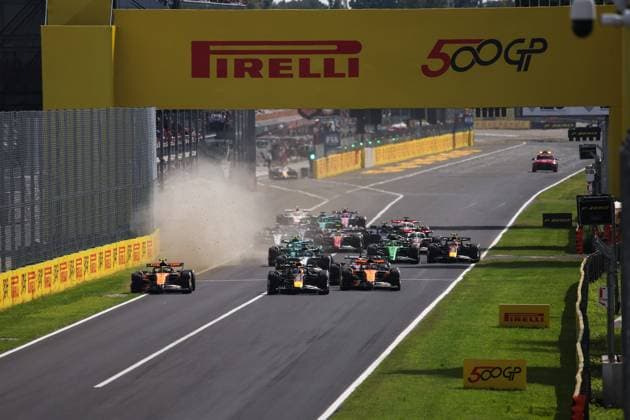 F1 - ITALIAN GRAND PRIX 2025 04 NORRIS Lando (gbr), McLaren F1 Team MCL39, action, 01 VERSTAPPEN Max (nld), Red Bull Racing RB21, action during the 2025 Formula 1 Pirelli Grand Premio d™Italia, 2025 Italian Grand Prix, 16th round of the 2025 FIA Formula One World Championship, WM, Weltmeisterschaft from September 5 to 7, 2025 on the Autodromo Nazionale Monza, in Monza, Italy - MonzaItaly Copyright: xXavixBonillax