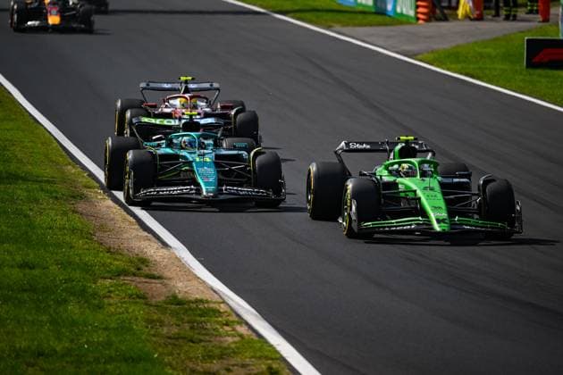 F1 - ITALIAN GRAND PRIX 2025 05 BORTOLETO Gabriel (bra), Stake F1 Team Kick C45, action, 14 ALONSO Fernando (spa), Aston Martin F1 Team AMR24, action during the 2025 Formula 1 Pirelli Grand Premio d™Italia, 2025 Italian Grand Prix, 16th round of the 2025 FIA Formula One World Championship, WM, Weltmeisterschaft from September 5 to 7, 2025 on the Autodromo Nazionale Monza, in Monza, Italy - MonzaItaly Copyright: xDPPIx