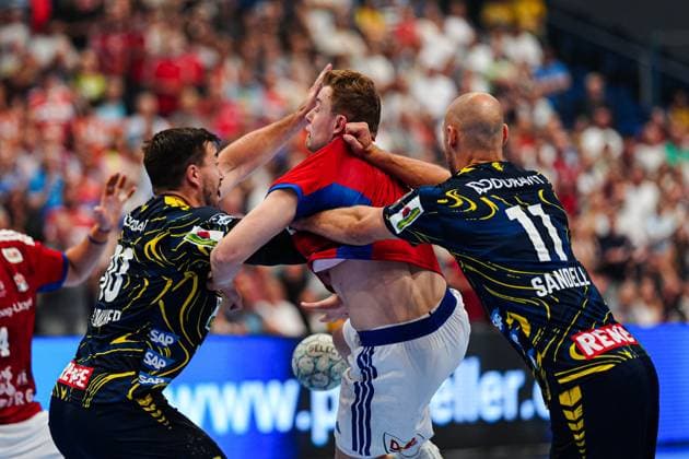 Jannik Kohlbacher (Rhein-Neckar Loewen, 80), Moritz Sauter (Handball Verein Hamburg, 33), Lukas Sandell (Rhein-Neckar Loewen, 11) GER, Handball Sport Verein Hamburg vs. Rhein-Neckar Loewen, Handball, 1. Bundesliga, Spieltag 3, Saison 2025 2026, 07.09.2025 GER, Handball Sport Verein Hamburg vs. Rhein-Neckar Loewen, Handball, 1. Bundesliga, Spieltag 3, Saison 2025 2026, 07.09.2025 Hamburg Copyright: xEibner-Pressefoto MarcelxvonxFehrnx EP_MFN